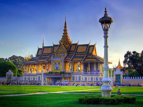 3 DAYS PHNOM PENH ESCAPE 